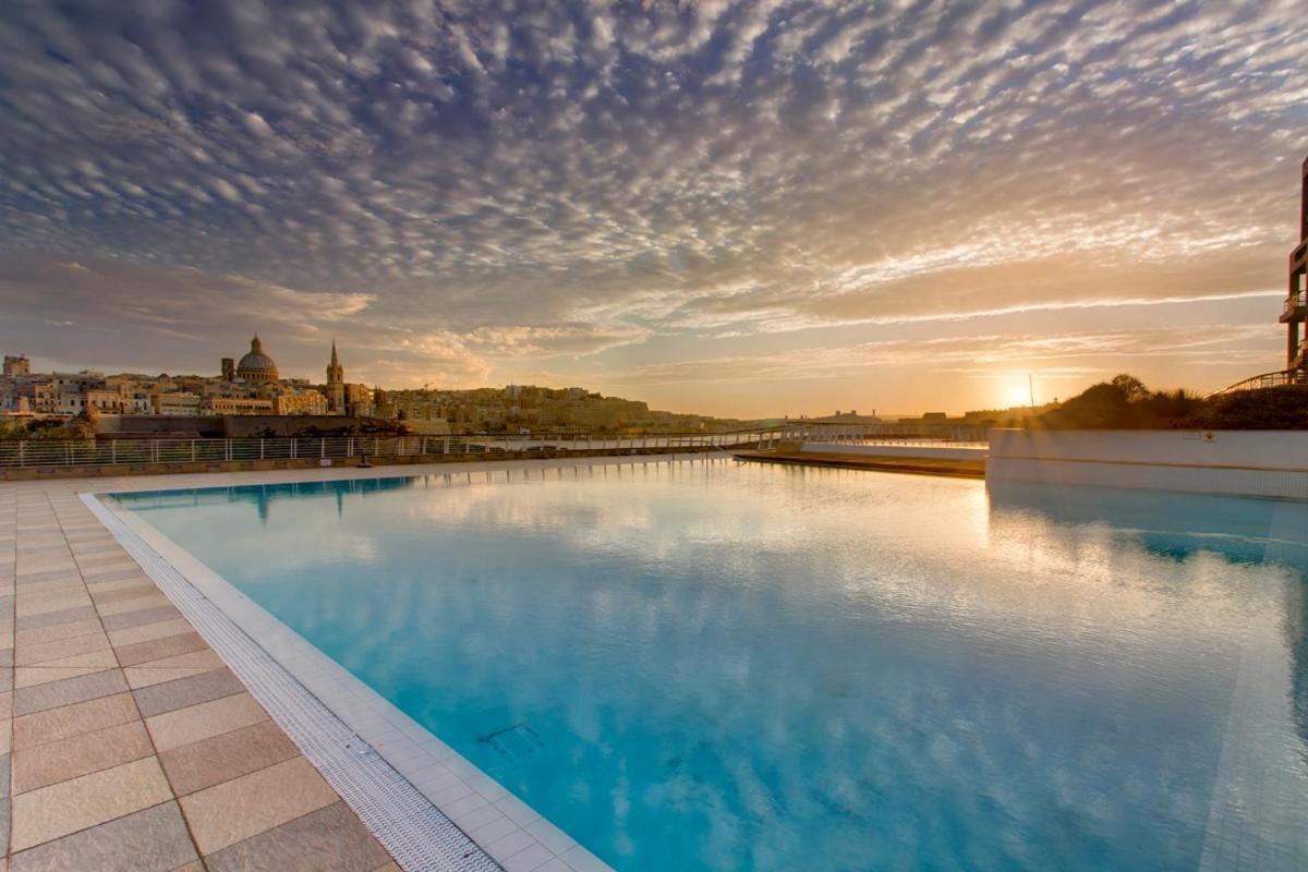 Super Luxury Apartment In Tigne Point, Amazing Sea Views Sliema Exterior photo